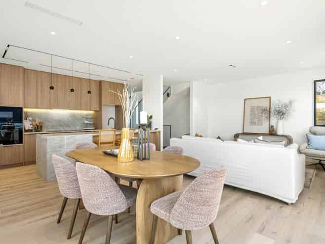 8A Serrata Place, Browns Bay