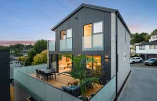 8A Serrata Place, Browns Bay