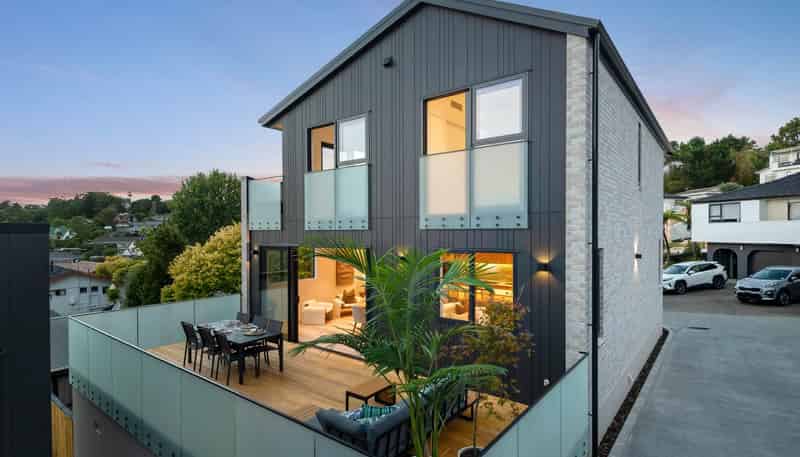 8A Serrata Place, Browns Bay