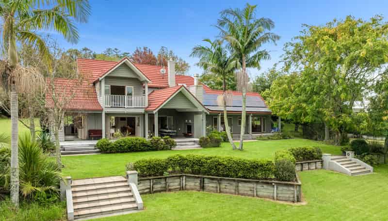 37 Hardens Lane, Paremoremo