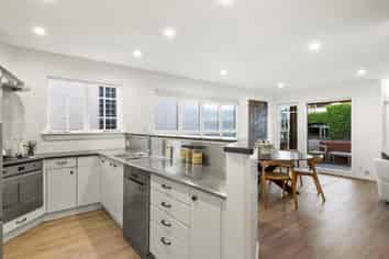 A/9 Vernon, Freemans Bay