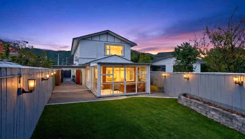 82 Oxford Terrace, Epuni