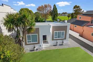 17 Te Awa Avenue, Te Awa