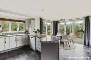 5 Kaipi Road, Egmont Village