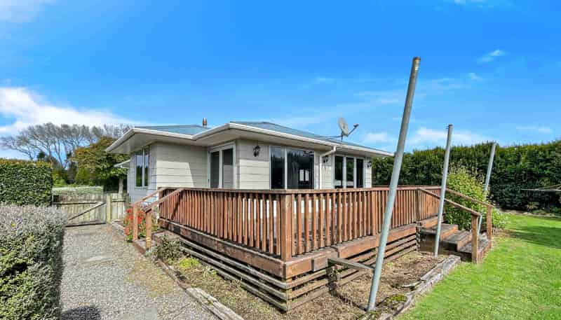 5 Kaipi Road, Egmont Village