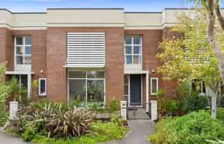 6 Baber Drive, Stonefields