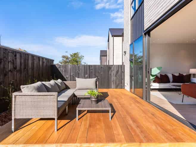 26-28  Weybridge Crescent, Glen Innes