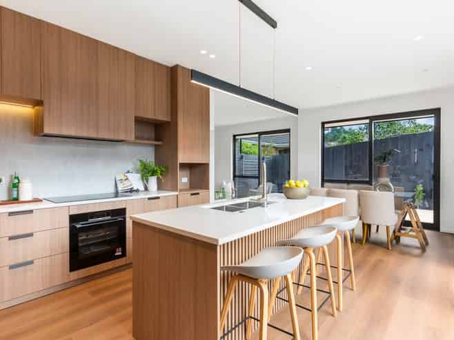 26-28  Weybridge Crescent, Glen Innes