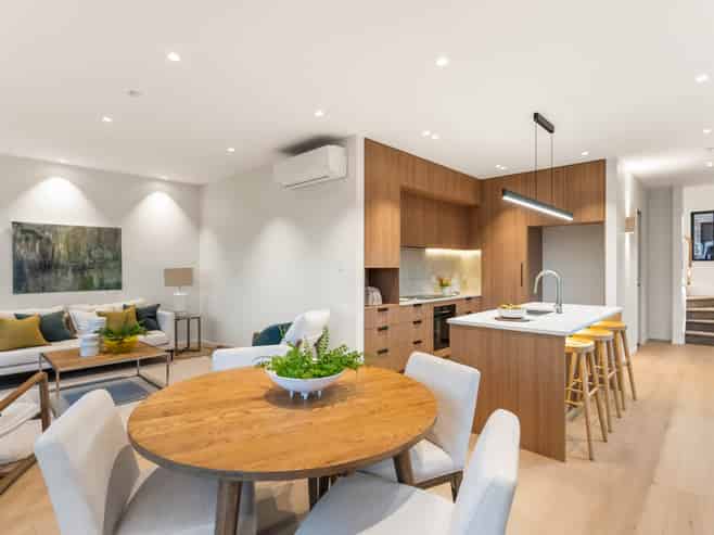 26-28  Weybridge Crescent, Glen Innes