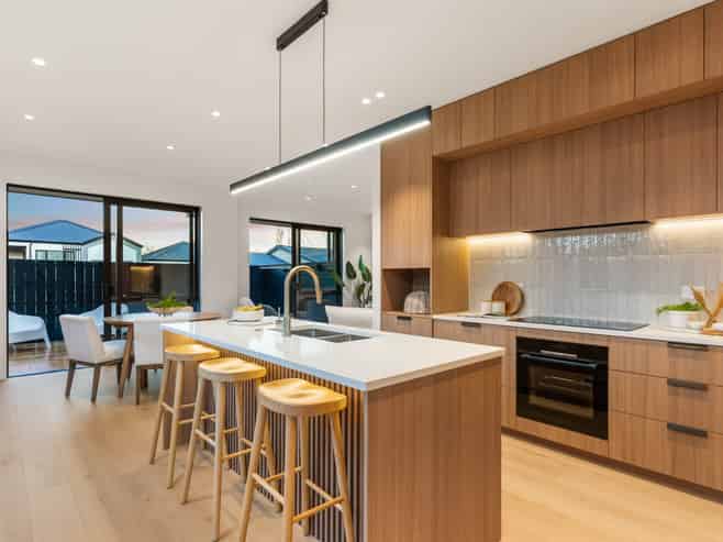 26-28  Weybridge Crescent, Glen Innes