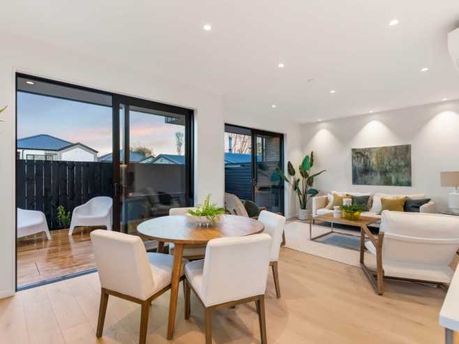 26-28  Weybridge Crescent, Glen Innes