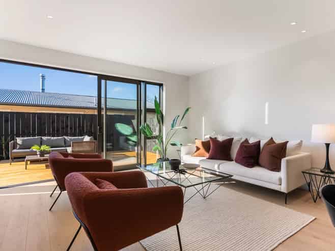 26-28  Weybridge Crescent, Glen Innes