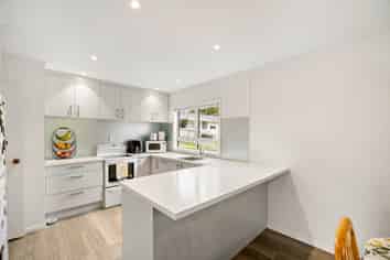 2/56 Hillside Road, Papatoetoe