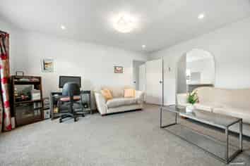 2/56 Hillside Road, Papatoetoe