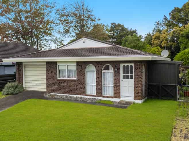 2/9 Wood Street, Papakura