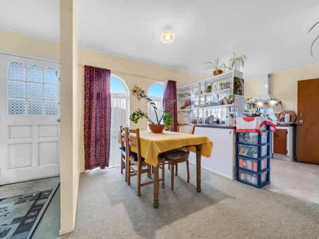 2/9 Wood Street, Papakura