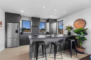 32 Tamapahore Boulevard, Papamoa