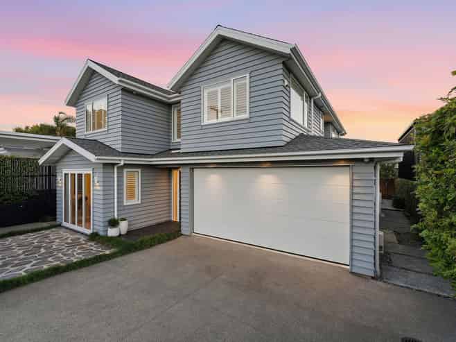17A Lake Pupuke Drive, Takapuna