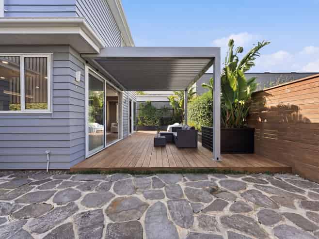 17A Lake Pupuke Drive, Takapuna