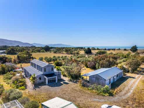 10 Bay End, Rarangi