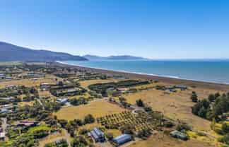 10 Bay End, Rarangi