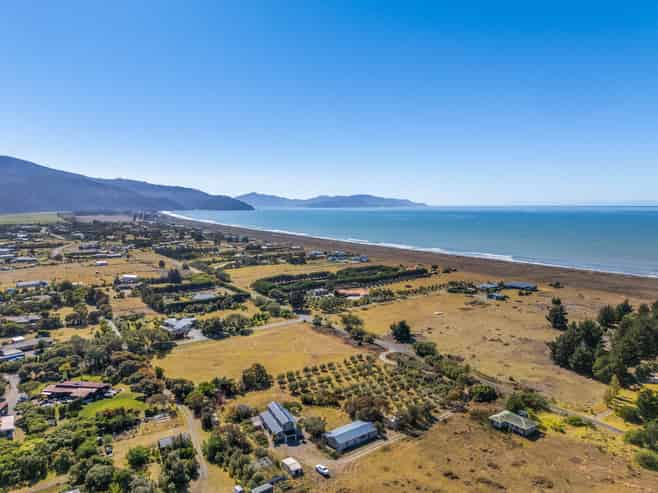 10 Bay End, Rarangi