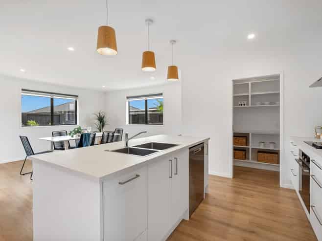 14 Te Piriti Road, One Tree Point