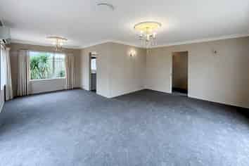 8 Murphy Court, Highbury