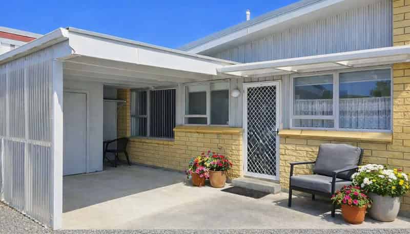 2/22 Francis Drake Street, Waipukurau
