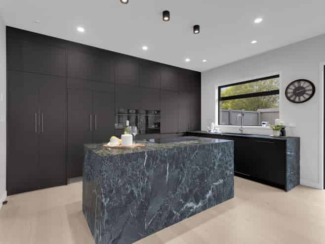 2/1876 River Road, Flagstaff