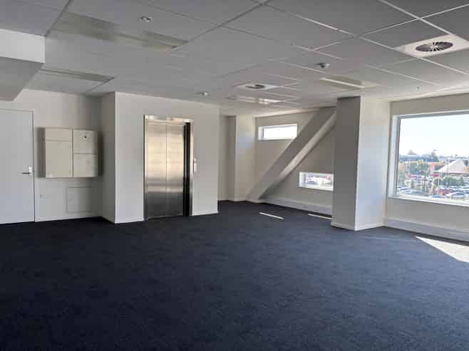 Exceptional Value Office on Victoria Street