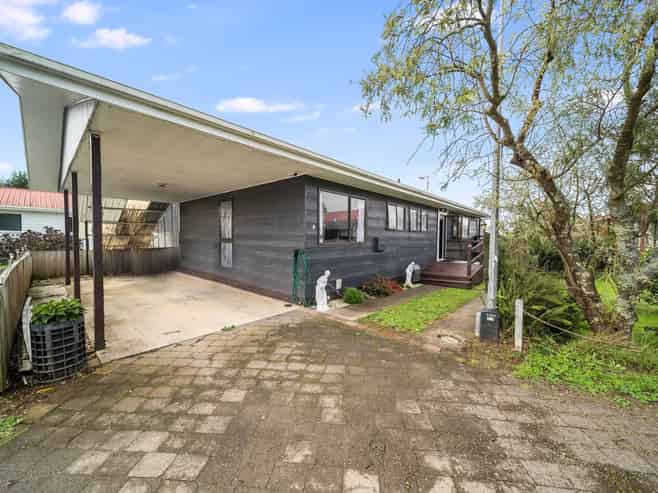 3/55 Tuhikaramea Road, Dinsdale