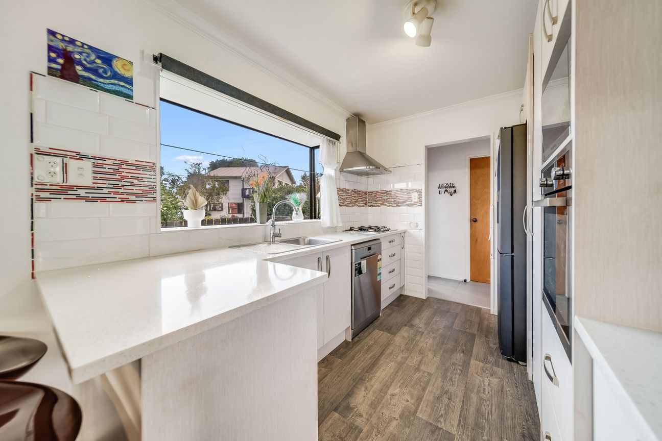 Private, Updated & Ready - Solid Investment - Vista 3