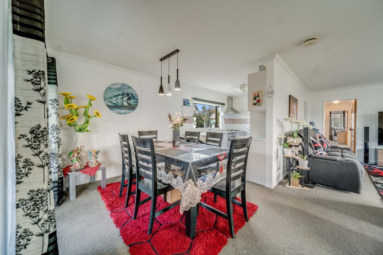 Private, Updated & Ready - Solid Investment - Vista 4