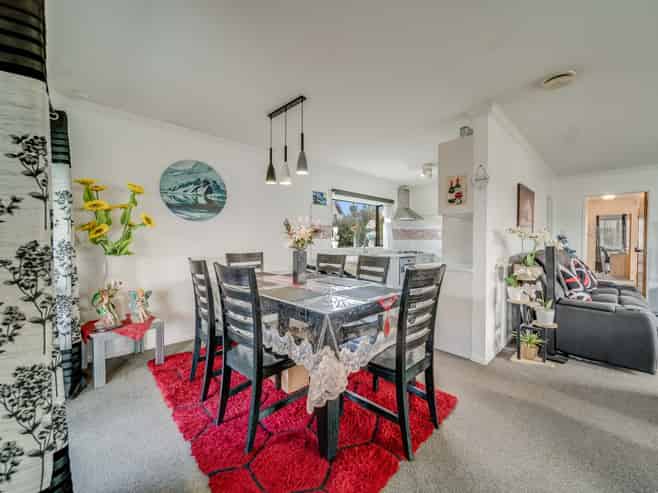 3/55 Tuhikaramea Road, Dinsdale