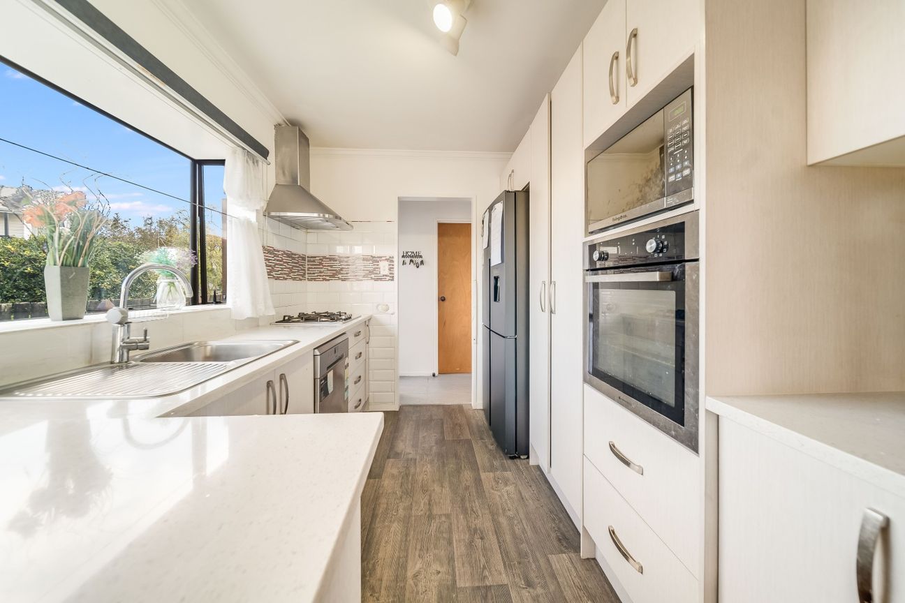Private, Updated & Ready - Solid Investment - Vista 2