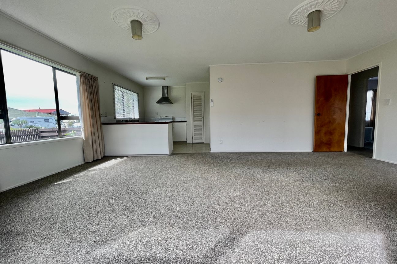 Spacious, Sunny & Stroll to Beach! - Bild 4