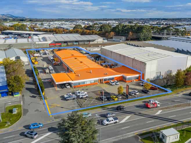 Blenheim Road workhorse with huge yard