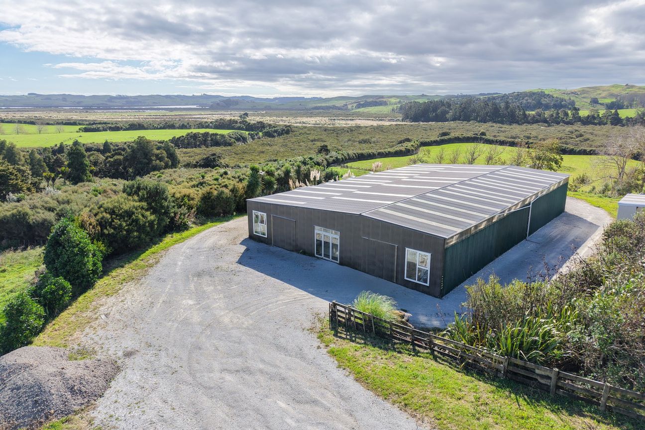 House in Rodney, Tauhoa - More