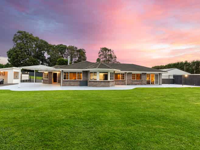 800 Pyes Pa Road, Pyes Pa