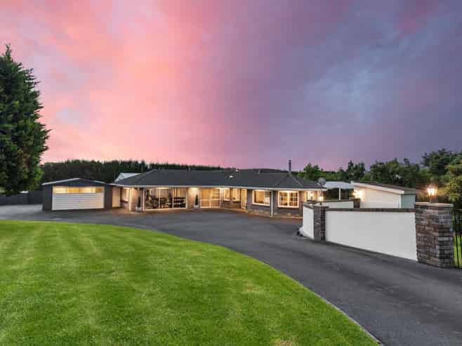 800 Pyes Pa Road, Pyes Pa