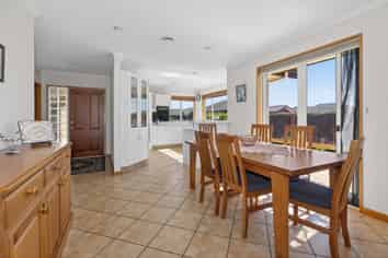 5 Albano Way, The Wood