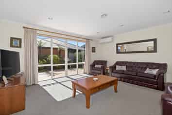 5 Albano Way, The Wood