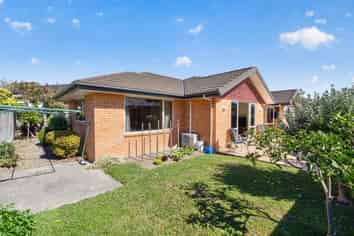 5 Albano Way, The Wood