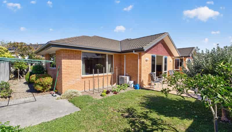 5 Albano Way, The Wood