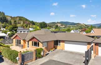 5 Albano Way, The Wood