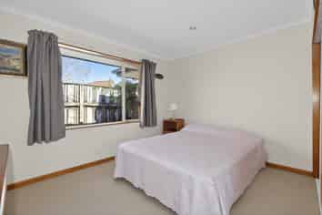 5 Albano Way, The Wood