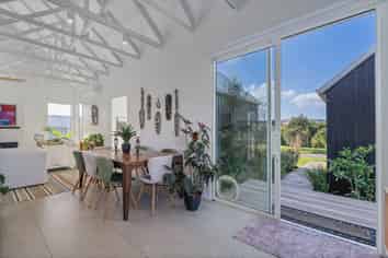 5 Liberty Place, Cooks Beach