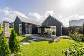 5 Liberty Place, Cooks Beach