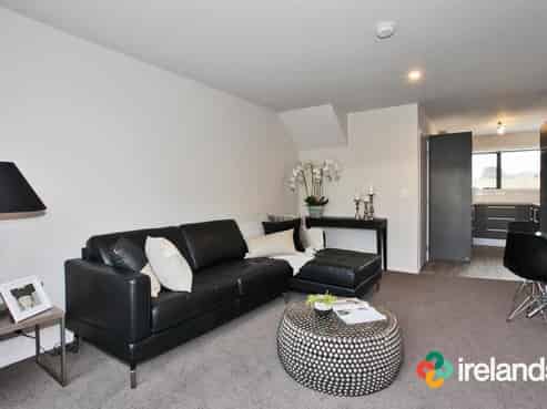 4/60 Charles Street, Waltham